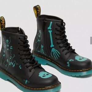 DR. MARTEN Kids Glow in the Dark Skeleton Combat Style Boots Skelly Print Hydro